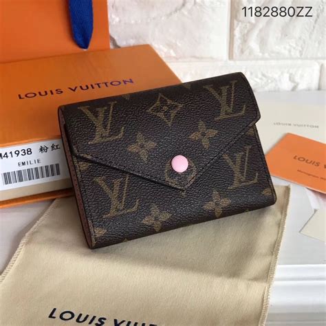 louis vuitton little wallet